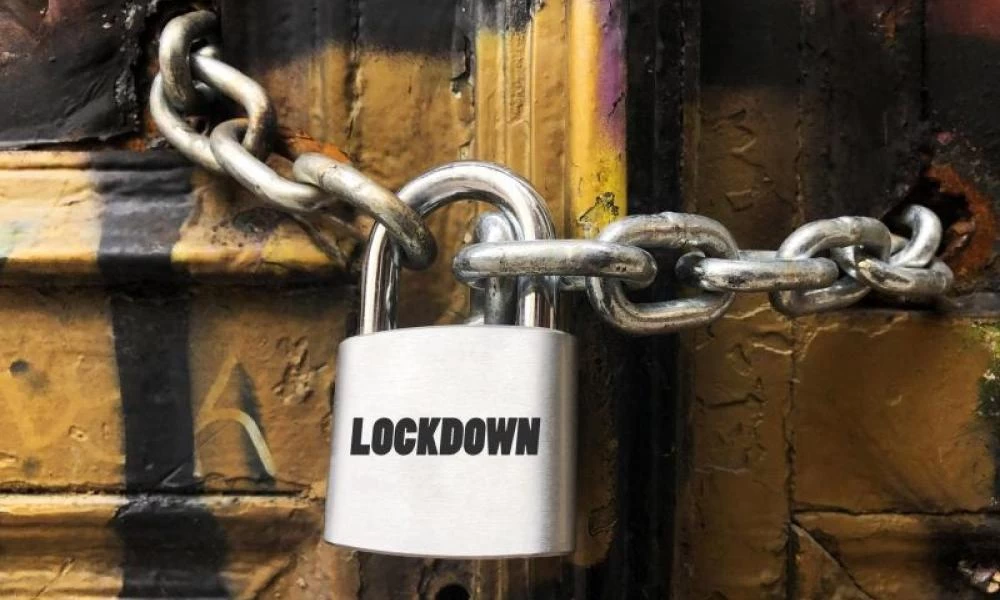 Επικεφαλής ΠΟΥ για lockdown: Εκατ. άνθρωποι θα βρεθούν σε συνθήκες ακραίας φτώχειας